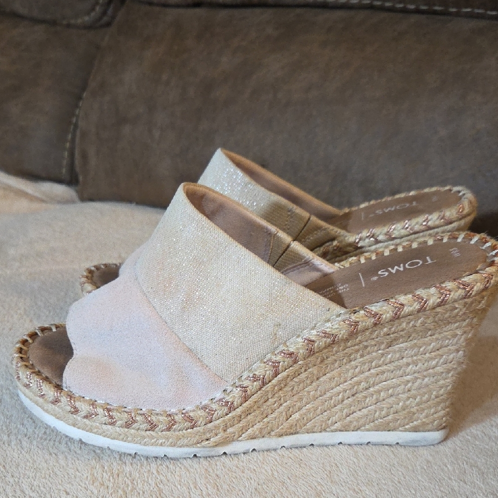 Toms Monica Mule Suede Platform Wedge Sandals Peony Suede/Metallic Size 9.5